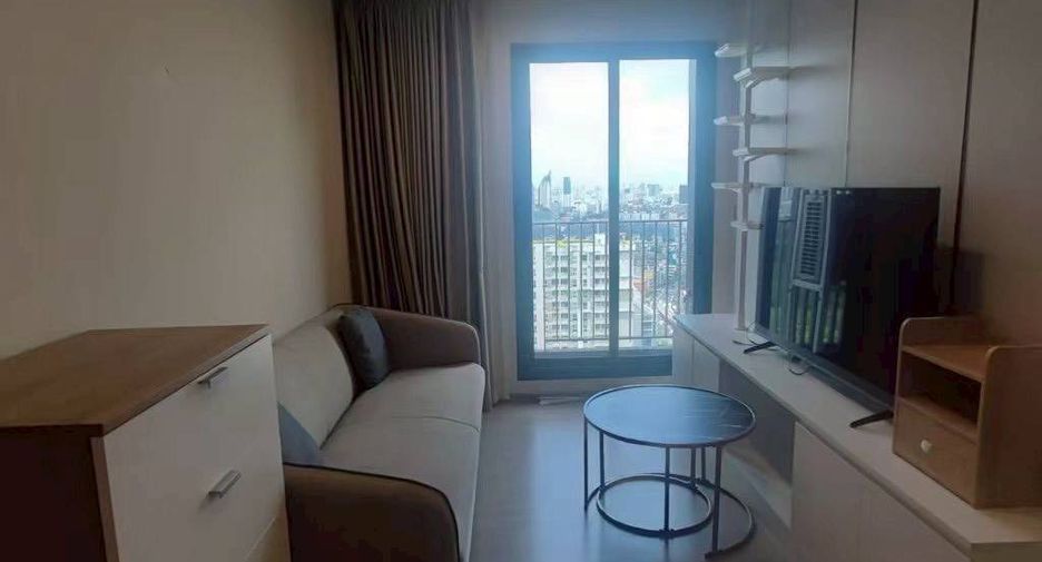 For rent 2 bedrooms condo in Huai Khwang, Bangkok