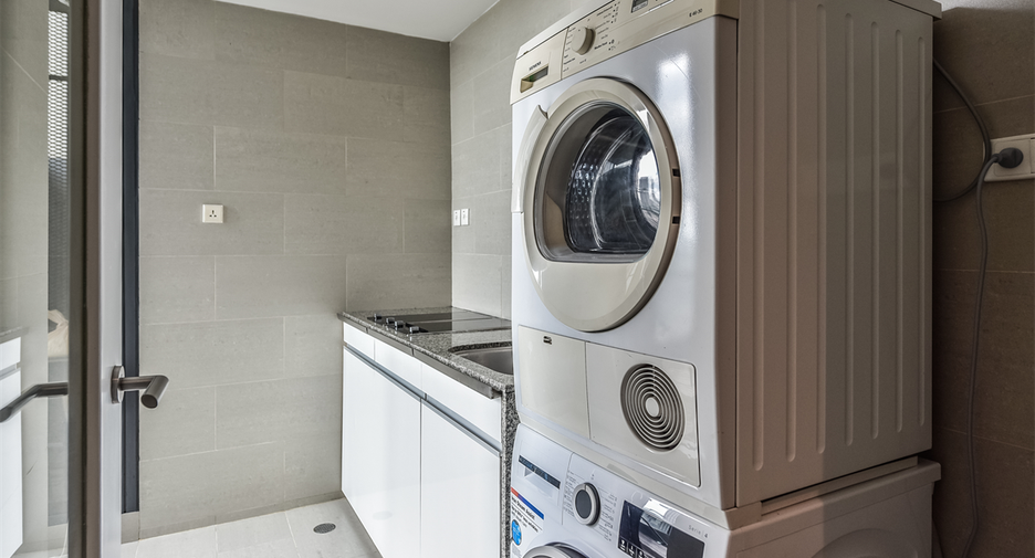 Condo en alquiler de 3 habitaciones en Sathon, Bangkok