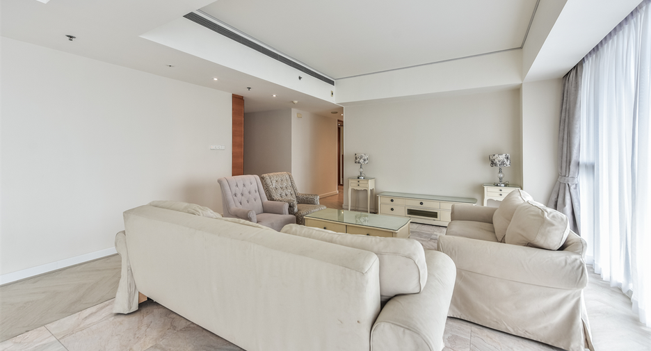 Condo en alquiler de 3 habitaciones en Sathon, Bangkok
