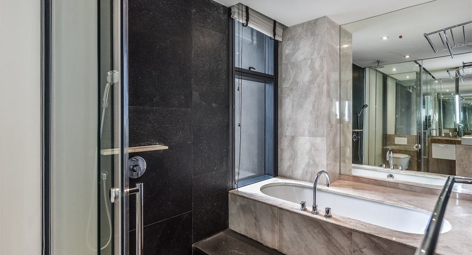 Condo en alquiler de 3 habitaciones en Sathon, Bangkok