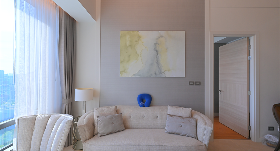For sale 2 ベッドルーム condo in Pathum Wan, Bangkok