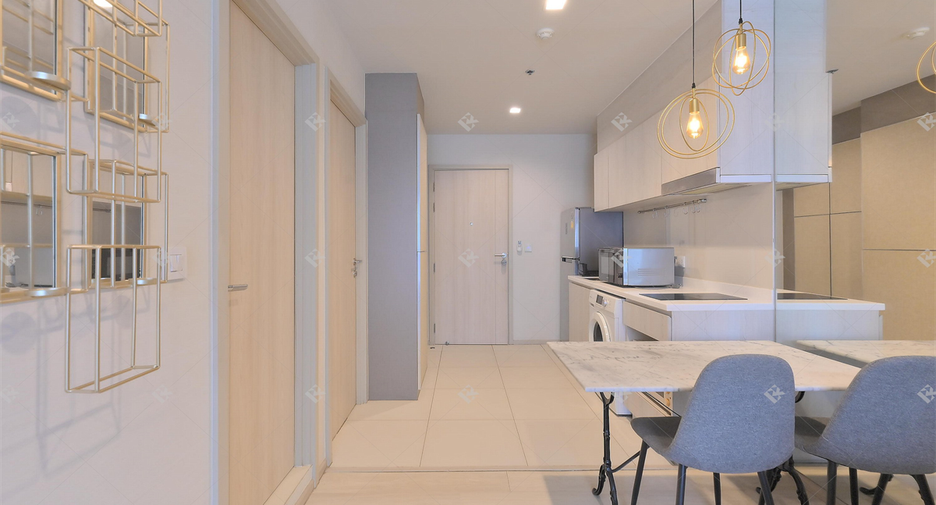 For rent 2 bedrooms condo in Pathum Wan, Bangkok