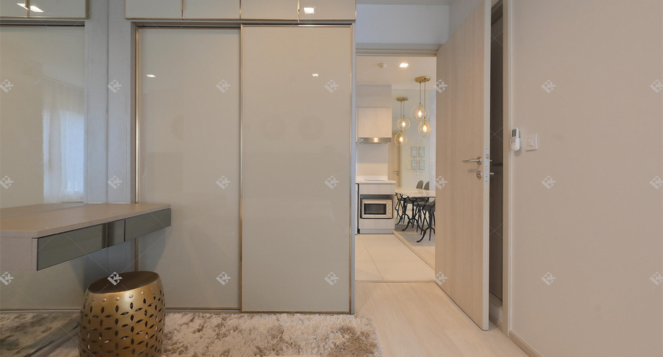 For rent 2 bedrooms condo in Pathum Wan, Bangkok