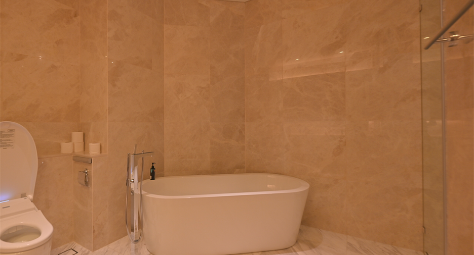 For rent 2 ベッドルーム condo in Pathum Wan, Bangkok