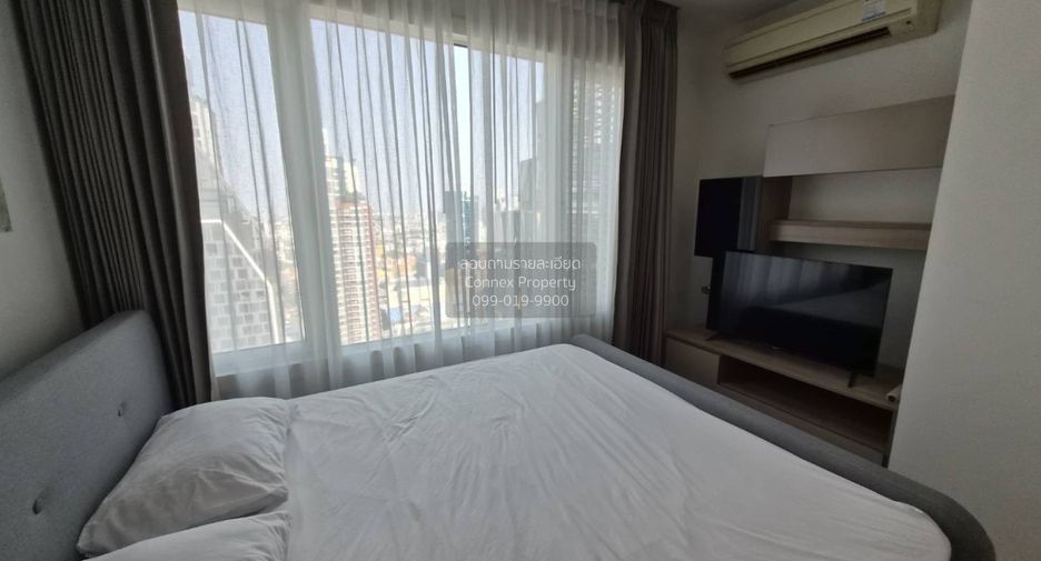 For rent 3 bedrooms condo in Khlong Toei, Bangkok