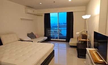 For rent 1 bed condo in Yan Nawa, Bangkok