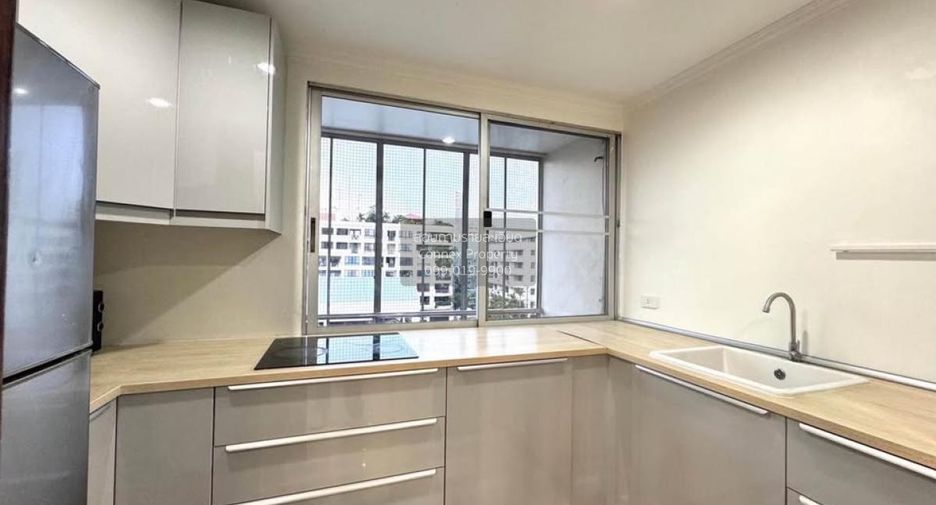 For rent 3 bedrooms condo in Watthana, Bangkok