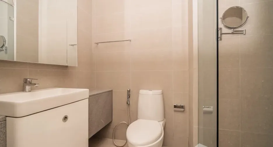 For sale 2 bedrooms condo in Pathum Wan, Bangkok