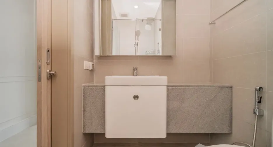 For sale 2 bedrooms condo in Pathum Wan, Bangkok