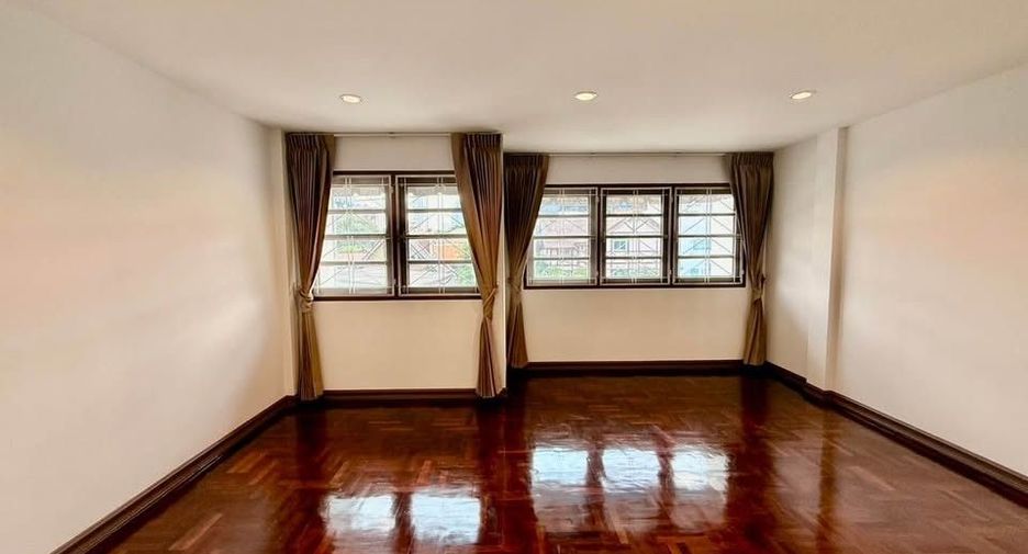 Reihenhaus zur Miete mit 4 Zimmer in Phaya Thai, Bangkok