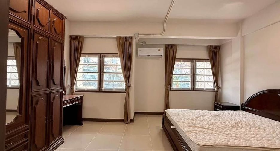 Reihenhaus zur Miete mit 4 Zimmer in Phaya Thai, Bangkok