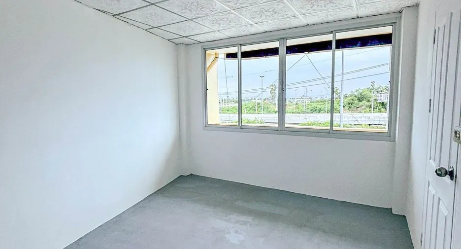For sale 7 bedrooms retail Space in Mueang Nakhon Pathom, Nakhon Pathom