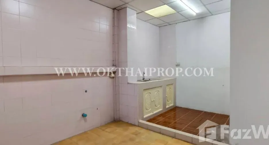 À vendre 2 chambres maison de ville à Bang Bua Thong, Nonthaburi