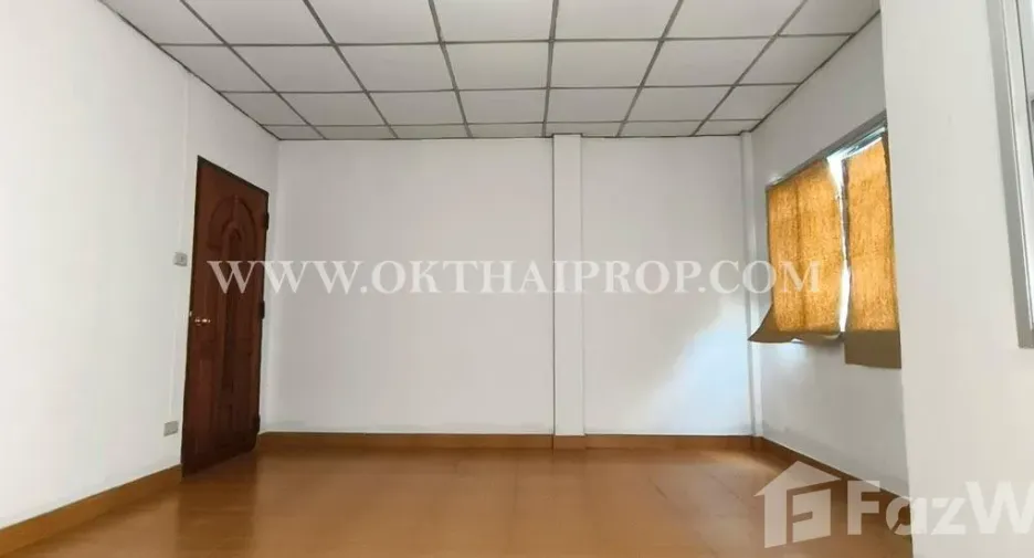 À vendre 2 chambres maison de ville à Bang Bua Thong, Nonthaburi