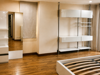 À vendre 2 chambres condo à Huai Khwang, Bangkok