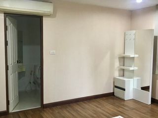 Продажа 2 спальни кондо в Хуаи Кхщанг, Бангкок
