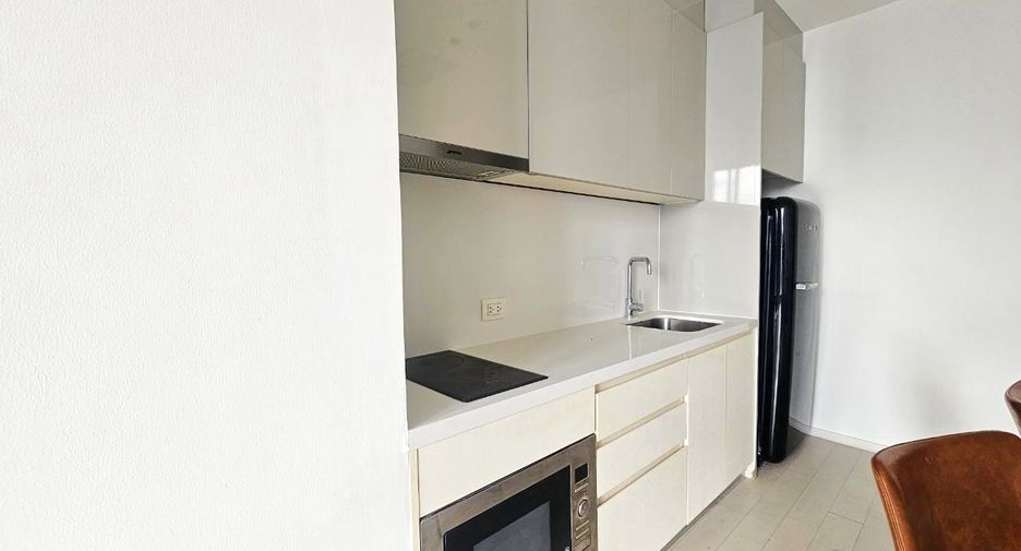 Condo en alquiler de 2 habitaciones en Pathum Wan, Bangkok