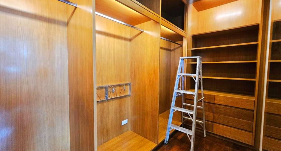 Wohnung zur Miete mit 3 Zimmer in Watthana, Bangkok