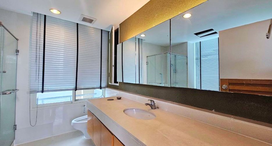 Wohnung zur Miete mit 3 Zimmer in Watthana, Bangkok
