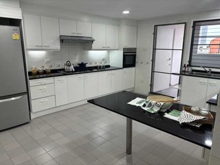 Wohnung zur Miete mit 3 Zimmer in Watthana, Bangkok