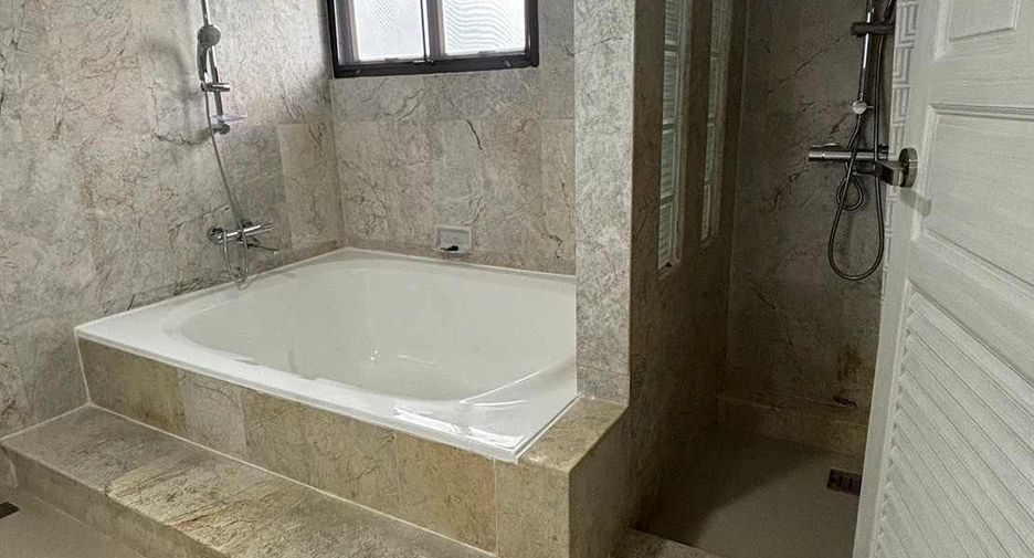 Wohnung zur Miete mit 3 Zimmer in Watthana, Bangkok