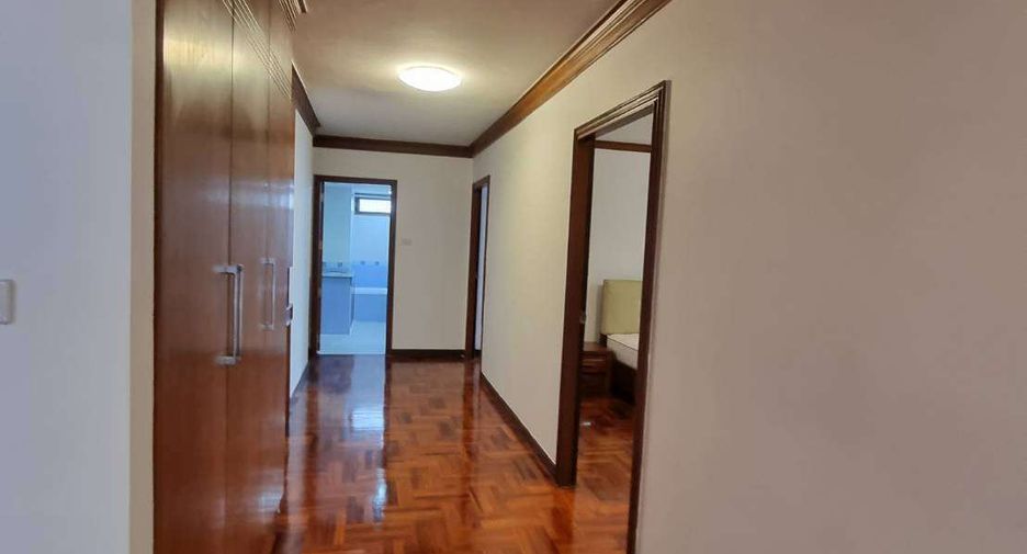 For rent 4 bedrooms condo in Khlong Toei, Bangkok