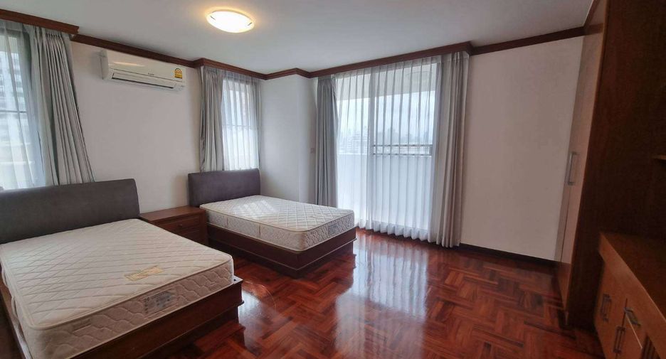 For rent 4 bedrooms condo in Khlong Toei, Bangkok