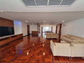 For rent 4 bedrooms condo in Khlong Toei, Bangkok
