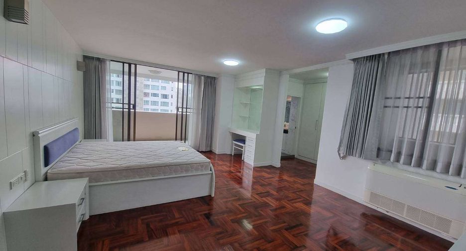 For rent 4 bedrooms condo in Khlong Toei, Bangkok