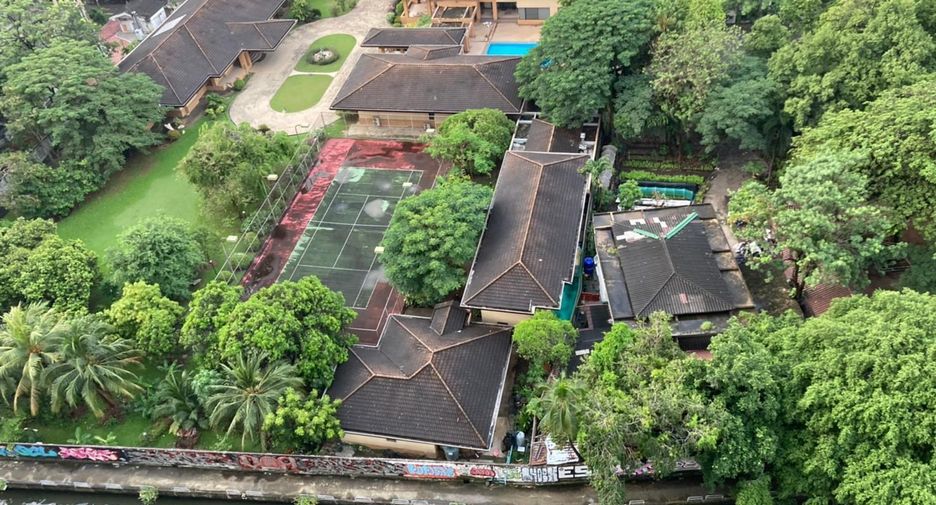 For rent 1 bed condo in Watthana, Bangkok