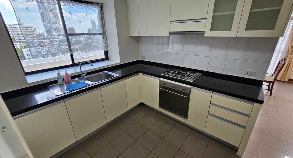 Wohnung zur Miete mit 3 Zimmer in Watthana, Bangkok