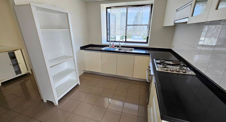 Wohnung zur Miete mit 3 Zimmer in Watthana, Bangkok