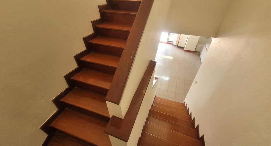 Wohnung zur Miete mit 3 Zimmer in Watthana, Bangkok