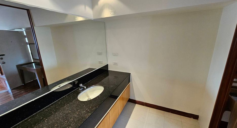Wohnung zur Miete mit 3 Zimmer in Watthana, Bangkok
