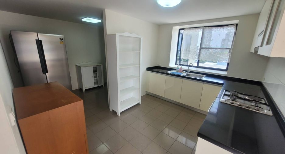 Wohnung zur Miete mit 3 Zimmer in Watthana, Bangkok