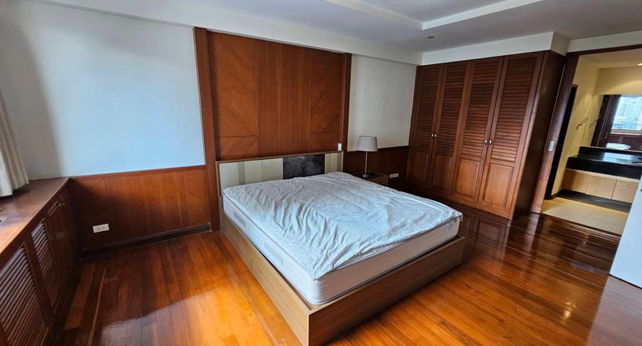 Wohnung zur Miete mit 3 Zimmer in Watthana, Bangkok