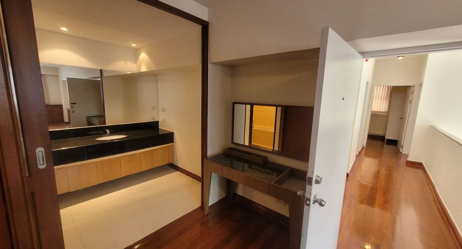 Wohnung zur Miete mit 3 Zimmer in Watthana, Bangkok