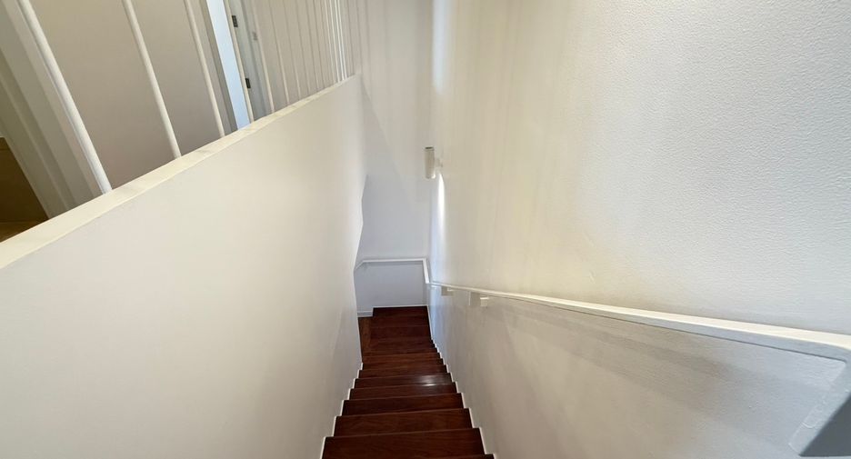 Wohnung zur Miete mit 3 Zimmer in Watthana, Bangkok