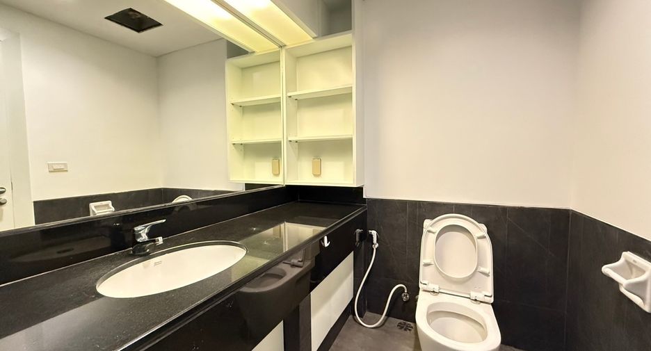 Wohnung zur Miete mit 3 Zimmer in Watthana, Bangkok