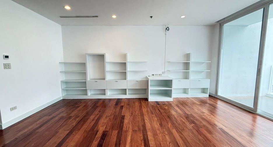 Wohnung zur Miete mit 3 Zimmer in Watthana, Bangkok