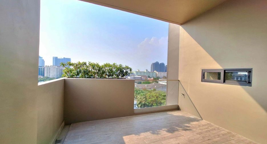 À louer 3 chambres condo à Mueang Samut Prakan, Samut Prakan