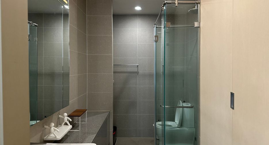 For rent and for sale 1 bed condo in Pathum Wan, Bangkok