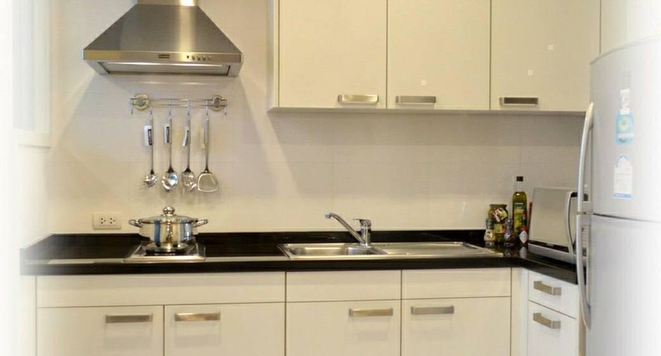 For rent and for sale 1 bed condo in Watthana, Bangkok