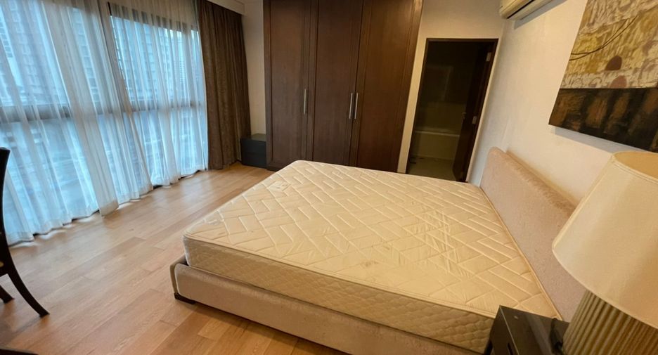 For rent 2 bedrooms condo in Sathon, Bangkok