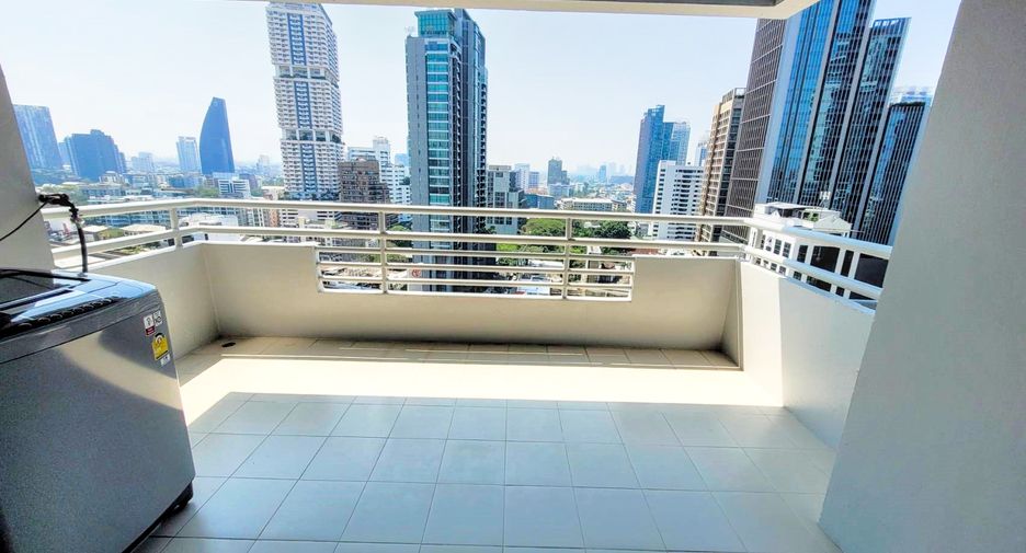 For rent 3 bedrooms condo in Khlong Toei, Bangkok