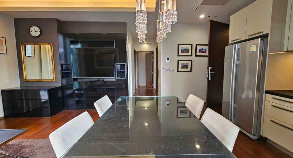 For rent 2 bedrooms condo in Watthana, Bangkok