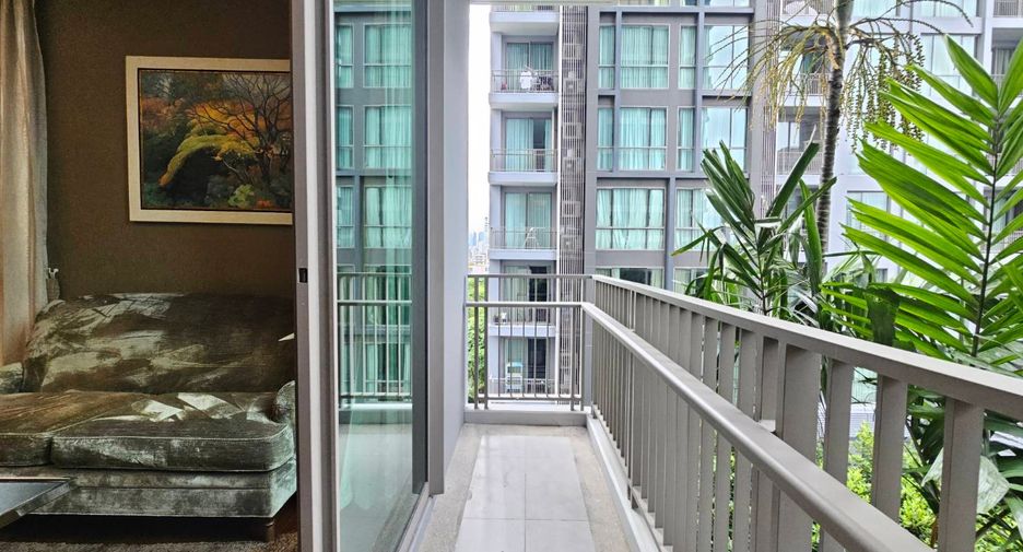 For rent 2 bedrooms condo in Watthana, Bangkok