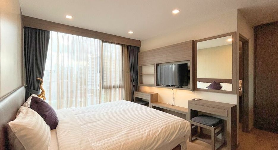 For rent 2 bedrooms condo in Watthana, Bangkok
