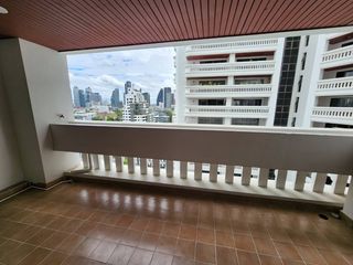 Wohnung zur Miete mit 3 Zimmer in Watthana, Bangkok