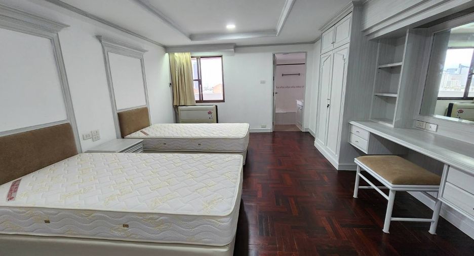 Wohnung zur Miete mit 3 Zimmer in Watthana, Bangkok